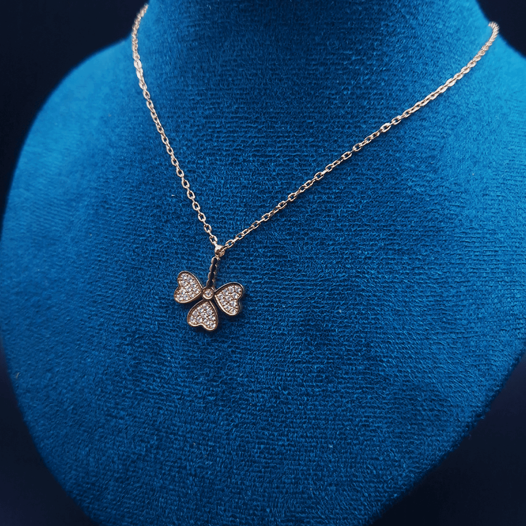 https://cdn.shopify.com/s/files/1/0644/7851/1163/files/cawnifashion-3-leaf-clover-4619920.png?v=1763751218