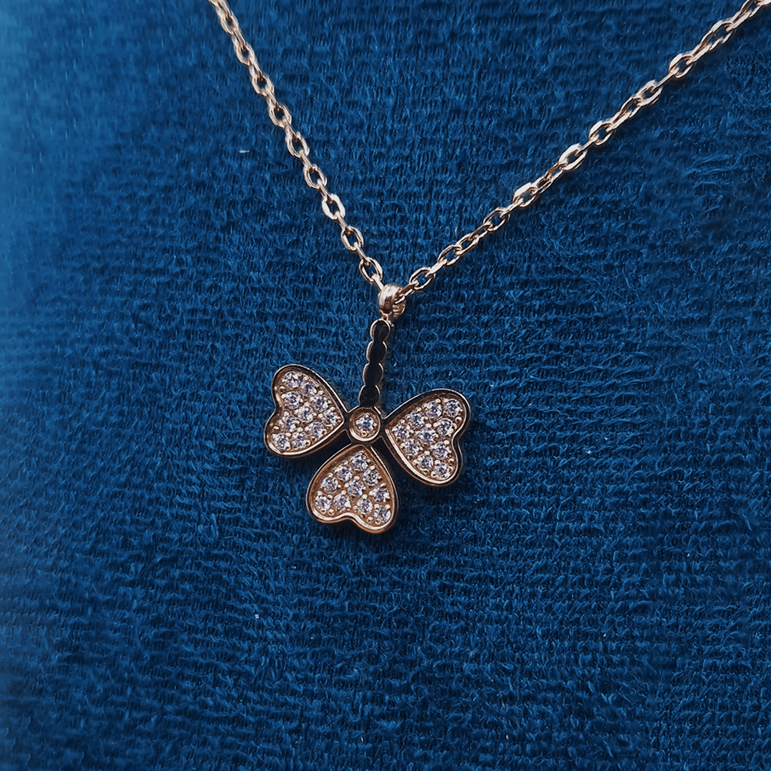 https://cdn.shopify.com/s/files/1/0644/7851/1163/files/cawnifashion-3-leaf-clover-6746041.png?v=1763751218