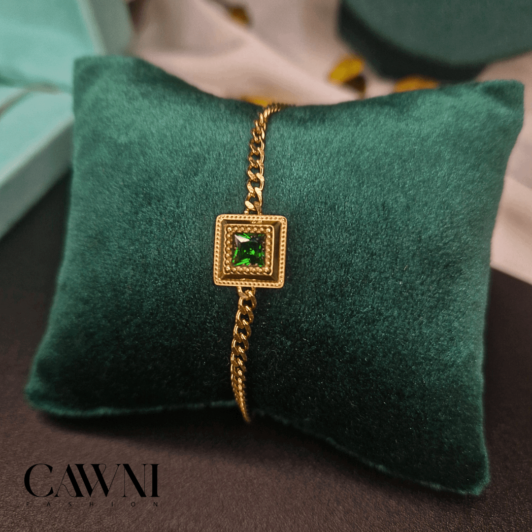 https://cdn.shopify.com/s/files/1/0644/7851/1163/files/cawnifashion-green-gem-gourmette-9064029.png?v=1763751248