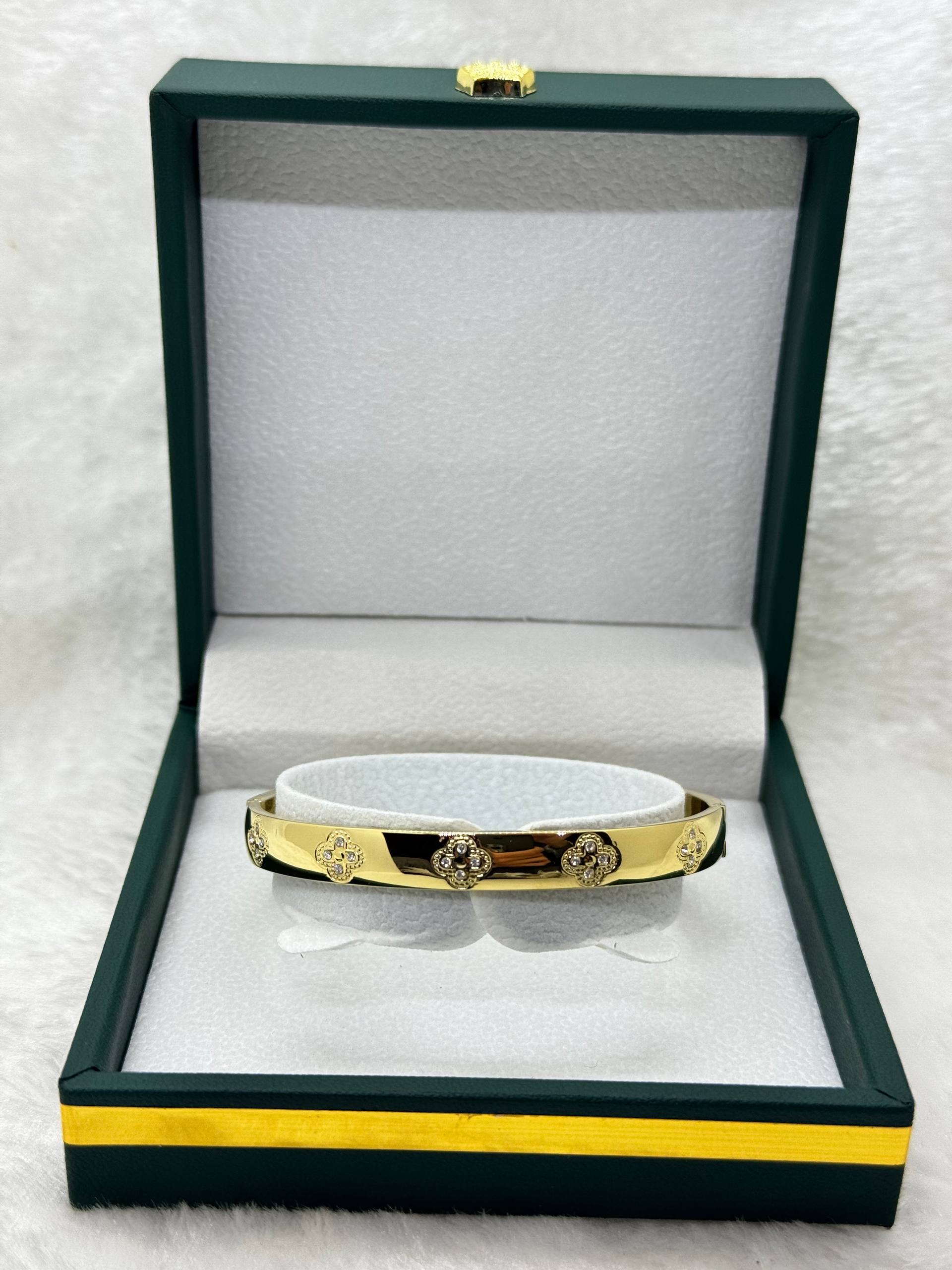 Luxury Gold Clover Crystal Bracelet