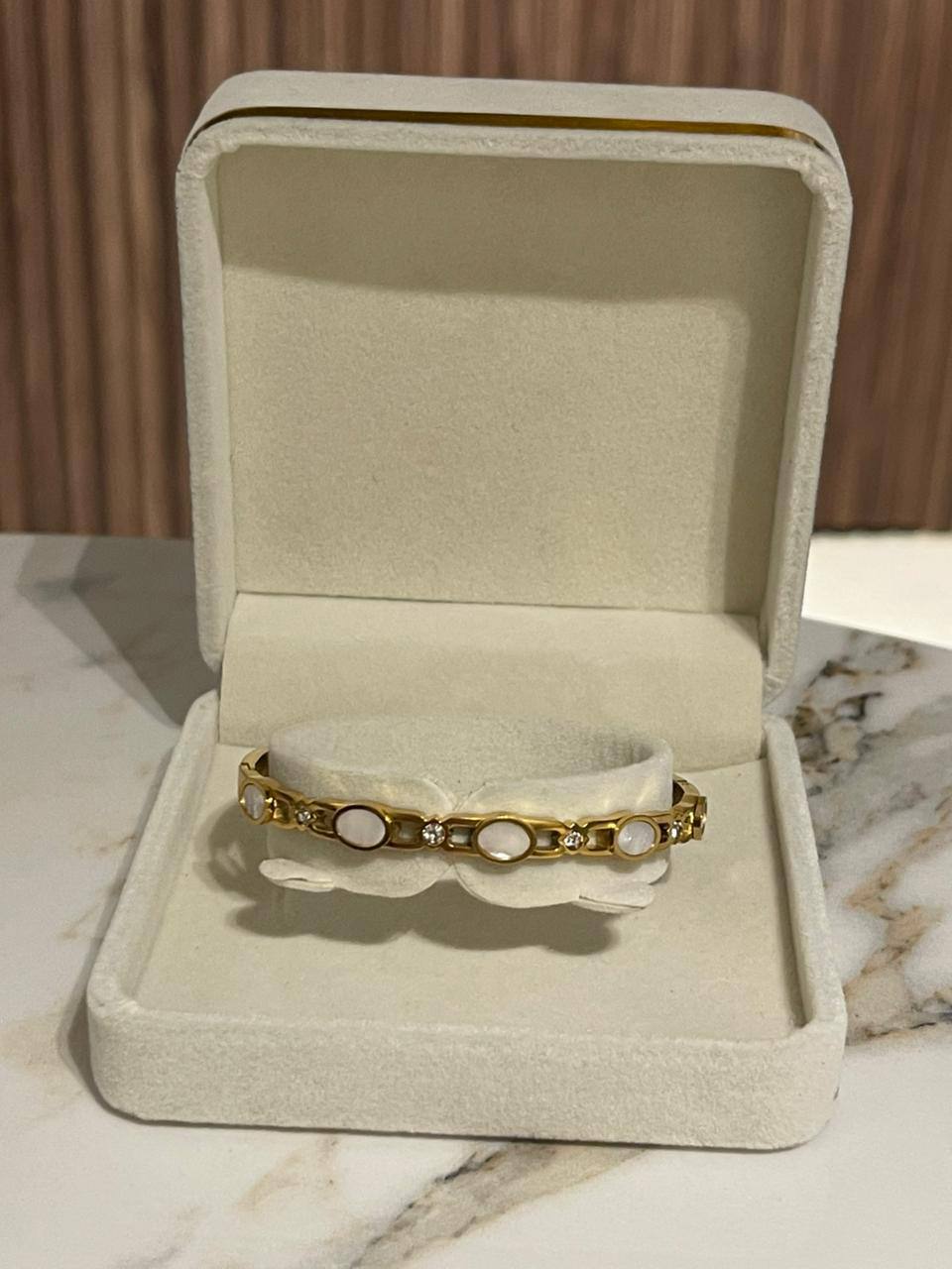 White Oval Stone Link Bracelet – Aura Accessories